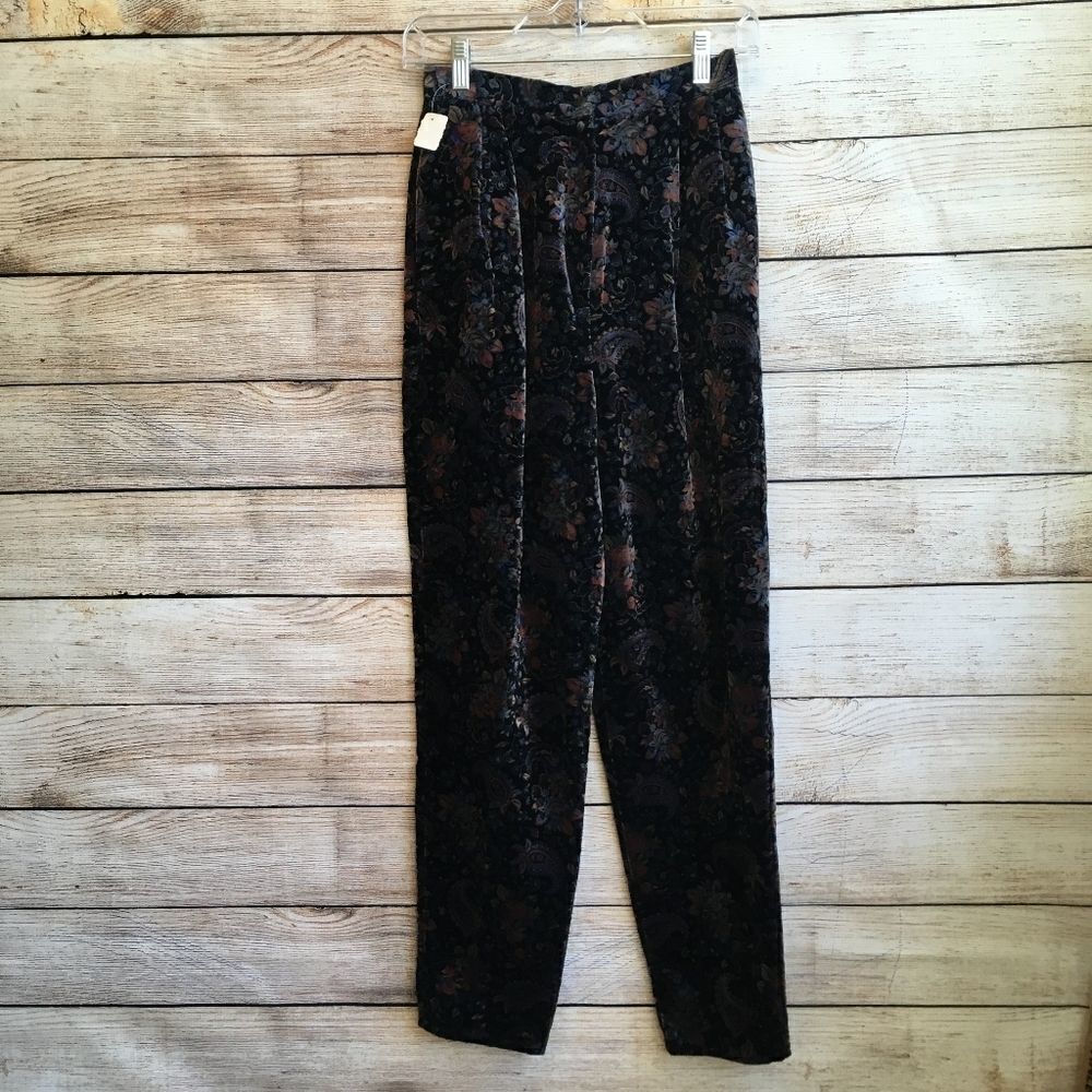VINTAGE NEW WITH TAGS FLORAL BLACK VELVET PANTS‎